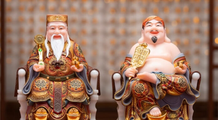 The Do’s and Don’ts of Activating a Wealth God’s Third Eye for Luck and Fortune