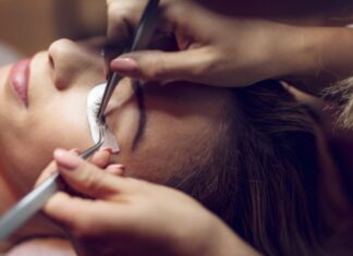 Is Eyelash Extension Safe? Precautions to Minimize the Harmful Effects of Eyelash Extensions.