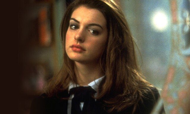 “The Ageless Beauty: Anne Hathaway’s Secrets to Radiant Skin at Almost 50”