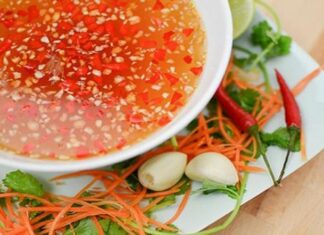 The Ultimate Guide to Making a Mouth-Watering Dipping Sauce: A Trio of Tips to Ensure Success