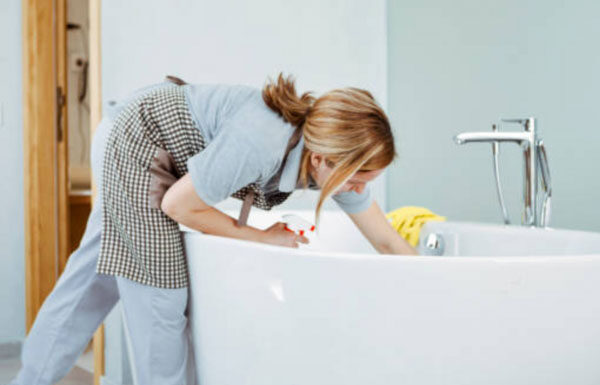 The Ultimate Guide to Cleaning Your Bathroom Like a Pro