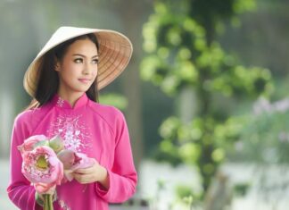 The Secret to a Woman’s Good Fortune: Unveiling the 4 “Expansive” Traits