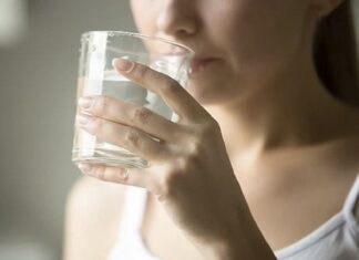 “The Extreme Liquid Diet: Is This Trendy Weight Loss Method Effective or Just a Fad?”