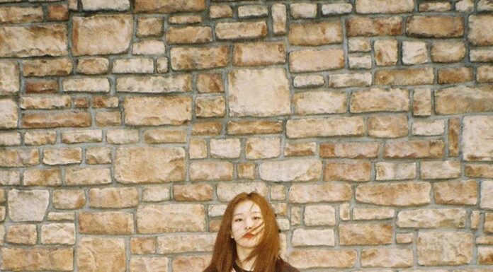 The Ultimate Guide to Summer Styling: 5 Chic Ways to Wear Plaid Pants