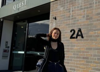 “The Ultimate Guide to Styling Wide-Leg Pants: A Fashionable Approach for the Sophisticated Woman Over 40”