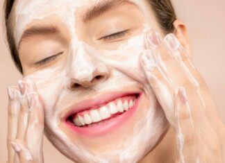 The Ultimate Guide to Face Washing: Deep Cleansing and Anti-Aging Techniques for Healthy, Glowing Skin
