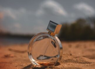 Mastering the Art of Summer Scents: A Guide for the Savvy Sisterhood