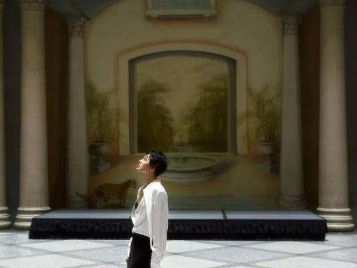 The Ultimate Guide to Styling Shirts: A Masterclass in Flattering Fits with Khánh Linh