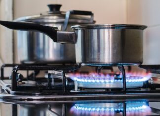 “Is It Better to Use the Right or Left Burner on a Gas Stove for Stir-Frying?”