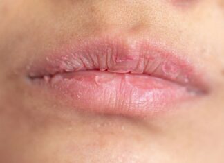 “3 ‘Shocking’ Differences Between Daily Lipstick Wearers and Those Who Go Bare-Lipped”