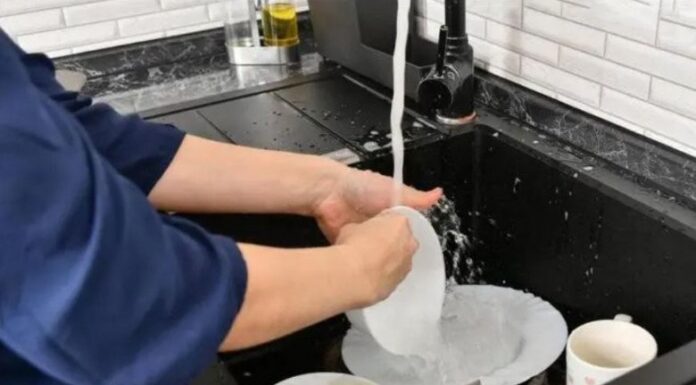 Why You Shouldn’t Wash Dishes Right After a Meal: Are You Making This Mistake?