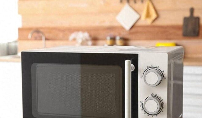 Why Are More People Ditching the Microwave? Here Are 4 Reasons.