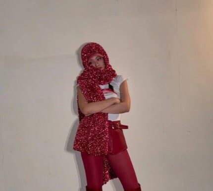 The Ultimate Guide to Tights: Jennie from BLACKPINK Rocks the Red Trend