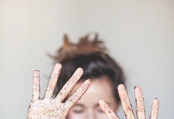 The Ultimate Guide to Exfoliation: 7 Easy Recipes for Glowing Skin