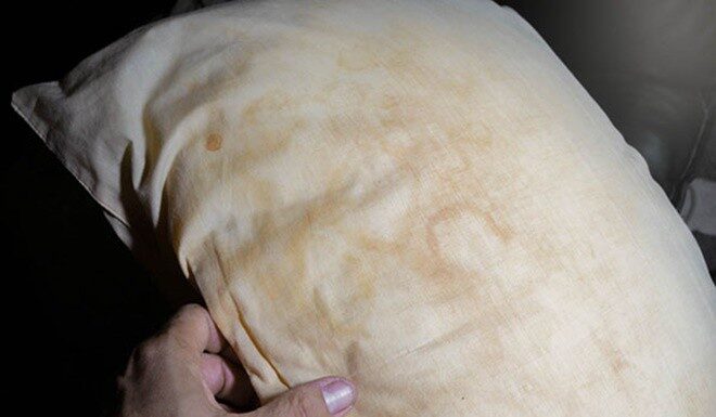 The Secret to Sun-kissed Pillows: Unveiling the Neighbor’s Trick for a Freshly-sunned Fluff