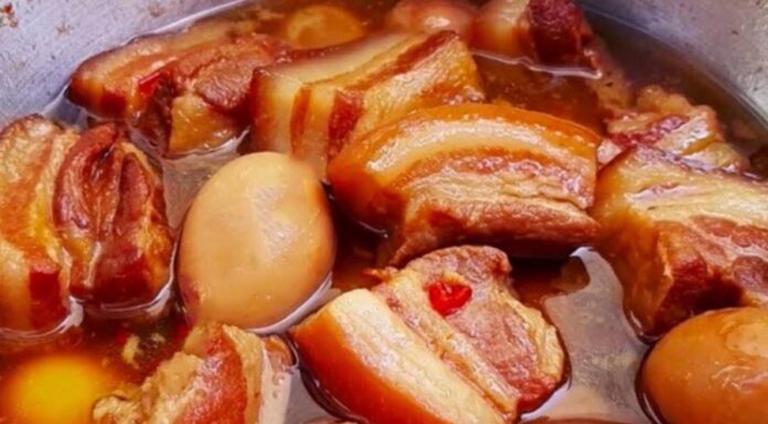 The Ultimate Guide to Braised Pork Belly: A Hearty and Flavorful Dish for a Cozy Rainy-Day Meal