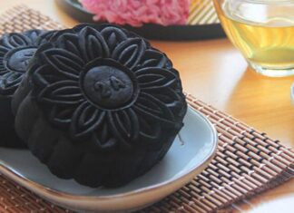The Ultimate Guide to the Top 8 Black Sesame Mooncakes: A Delectable and Nutritious Treat