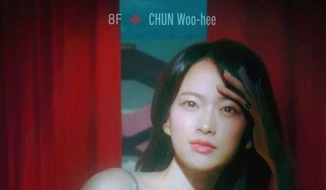 “Crazy-Talented ‘The 8 Show’ Star Stuns at 37: Her Secret to Glowing Skin is This Familiar Powder”