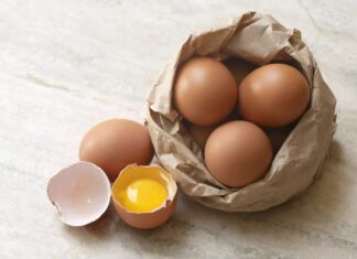 Is Darker or Lighter Egg Yolk Better? The Surprising Truth.
