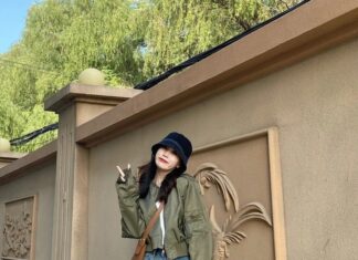 The Ultimate Guide: Slaying the Office Chic Look with Wide-Leg Pants and Boots