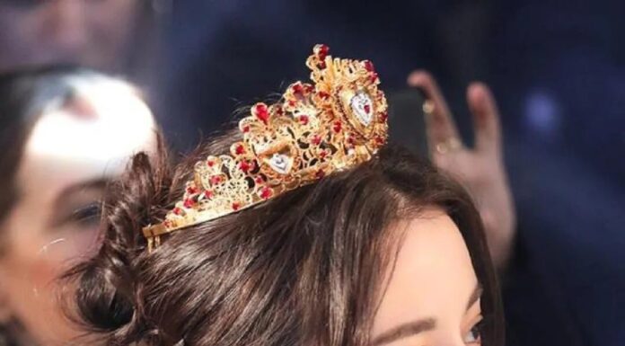 Why Do Uyghur Girls Have Such Thick, Beautiful Hair? The Secret Lies in This Natural Herb.