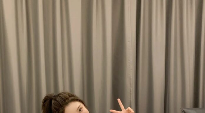 What Hairstyles Go With T-shirts? Try These 3 Easy, Quick, and Gorgeous Looks