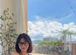 The Ultimate Guide: 5 Hairstyles to Compliment Your Glasses and Stay Forever Young