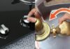 Should You Turn Off the Gas Stove or Lock the Gas Valve First? Many Are Doing it Wrong.