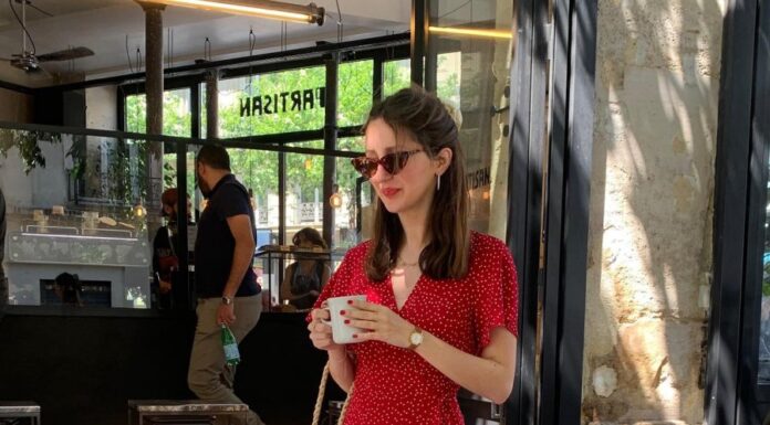 The Ultimate Guide to French Chic: 4 Dress Styles that are a Must-Have for Your Wardrobe