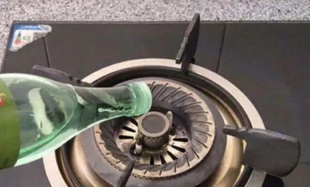 The Ultimate Guide to Cleaning Your Greasy, Rusty Stovetop: A Single Drop Will Make It Spotlessly Clean and Shining