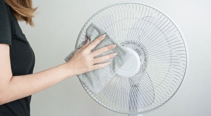 3 Easy Ways to Clean Your Ceiling Fan Without Taking it Apart: A Step-by-Step Guide for a Fresher Home