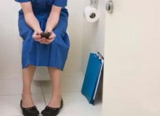 Why You Shouldn’t Use Your Phone on the Toilet?