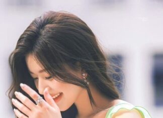 The Modern Woman’s Choice: Why Long, Dark Hair is Her Crowning Glory