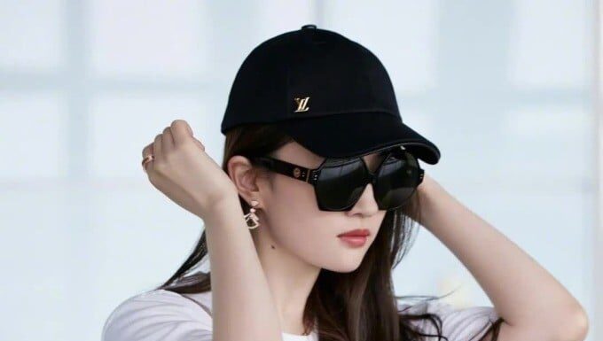 The Ultimate Guide to Slimming Down: Angelababy’s 30-Minute Post-Meal Routine and Liu Yifei’s Intermittent Fasting Secrets Unveiled.