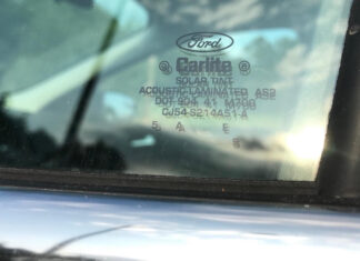 “Quick Ways to Break a Car Window to Escape Before it Submerges”