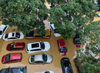 What to Do When Your Car Is Flooded: A Step-by-Step Guide for Car Owners to Get Insurance Compensation.