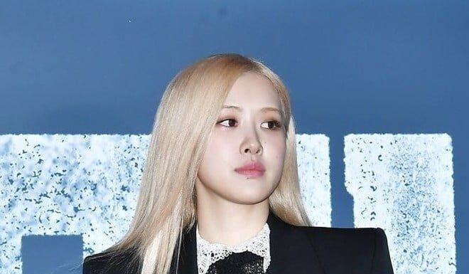 3 Chic Tips to Style Sheer Tops: A Classy Take on a Daring Trend