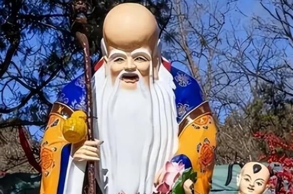 “The Wise Words of the Elders: Uncovering the Meaning Behind the Adage”