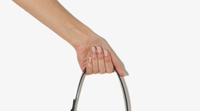 The Ultimate Guide: 10 Minimalist Bags for the Chic Minimalism Woman