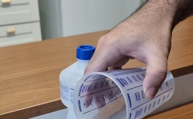 The Ultimate DIY Fly and Mosquito Repellent: A Cheap, Easy, and Fragrant Solution to Keep Pests at Bay.