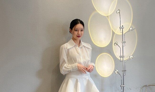 The Petite Girl’s Guide to Style: Mastering the Art of Flawless Fashion with Four Essential Items