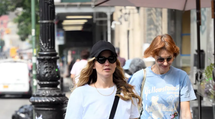 The Latest Shoe Trends as Seen on BLACKPINK and Western Beauties: A Sneak Peek