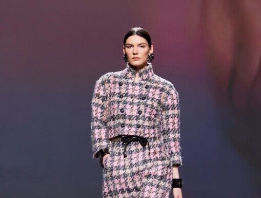 The Top Four Outdated Items That Made a Fashionable Comeback This Fall/Winter 2024: A Trend-Setter’s Guide to Revamping Your Wardrobe with Timeless Elegance