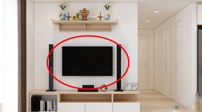 The 5 Things You Should Never Place Under an Altar