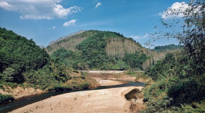 Conquering the “Heavenly Cloud-Hunting Peak of Gui”