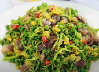 The Mastery of Stir-Fry: A Tasty Take on Chicken Gizzards and Melon Flowers