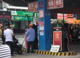 Why Do Gas Station Attendants Seem Happier Than Ever When Drivers Speed Off?