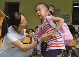 The Case of the “Kindergartner Left at School for 3 Days as Parents Failed to Pick Them Up, Teacher’s Discovery in Their Bag Leaves Many in Shock” Sparks Controversy