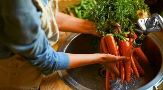 The Ultimate Guide to Carrot Preservation: Keep Them Fresh for Over a Month with This 10-Minute Hack