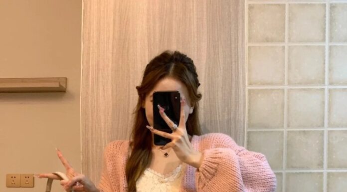 The Ultimate Guide: 5 Must-Have Pieces for an Effortlessly Romantic Autumn/Winter Wardrobe